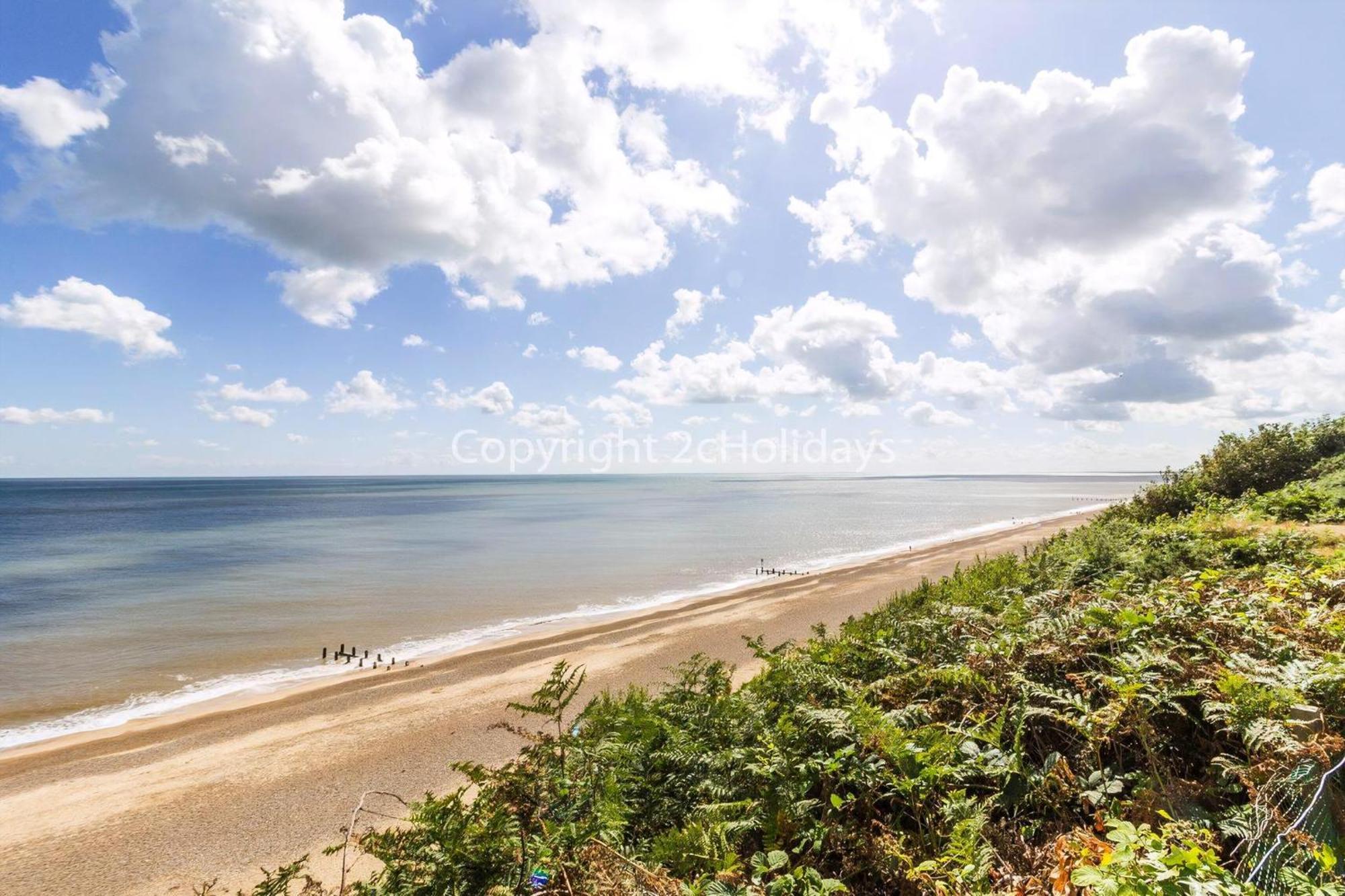 Brilliant Caravan With A Partial Sea View In Suffolk Ref 32026Az Lowestoft Esterno foto