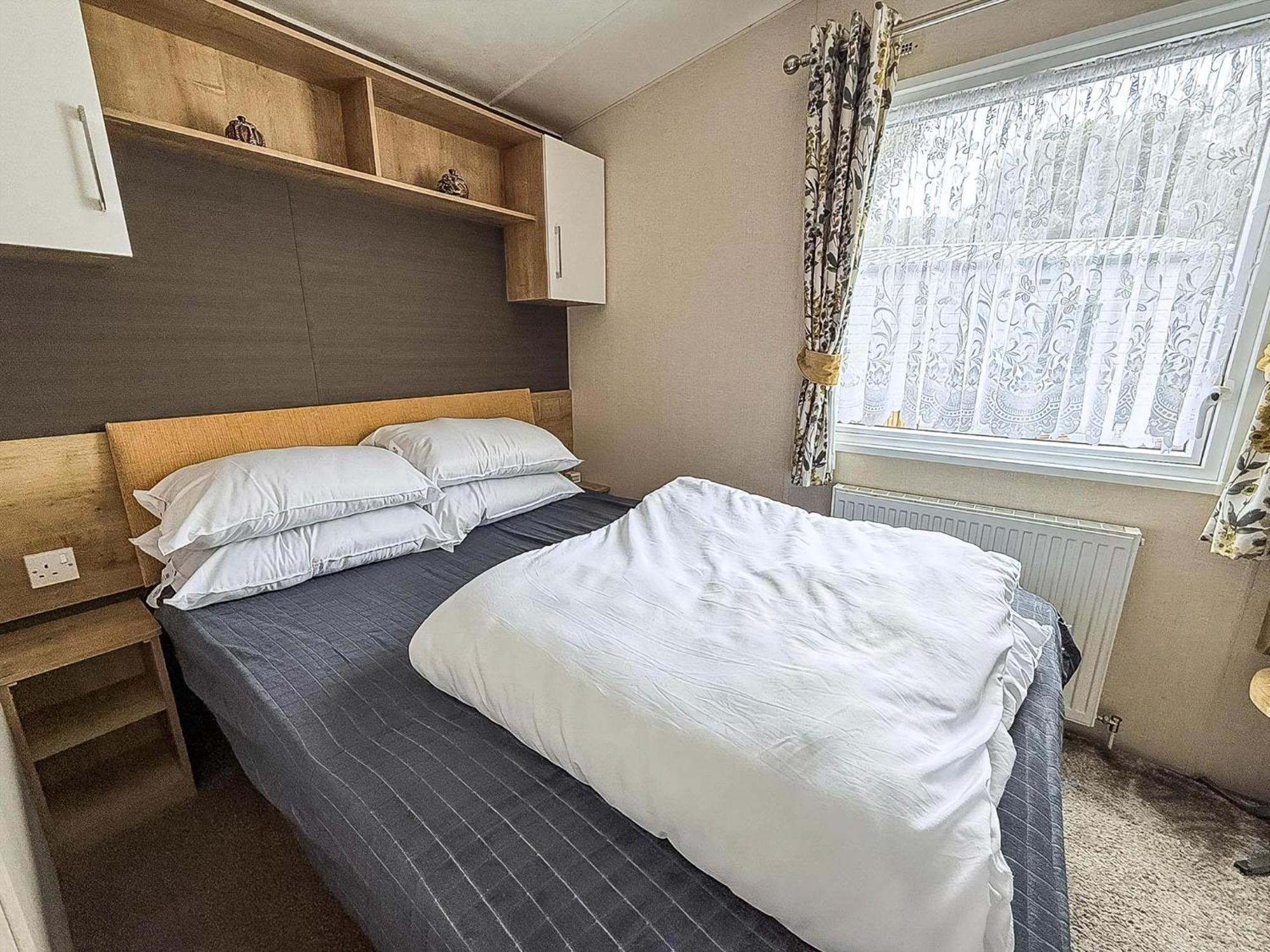 Brilliant Caravan With A Partial Sea View In Suffolk Ref 32026Az Lowestoft Esterno foto