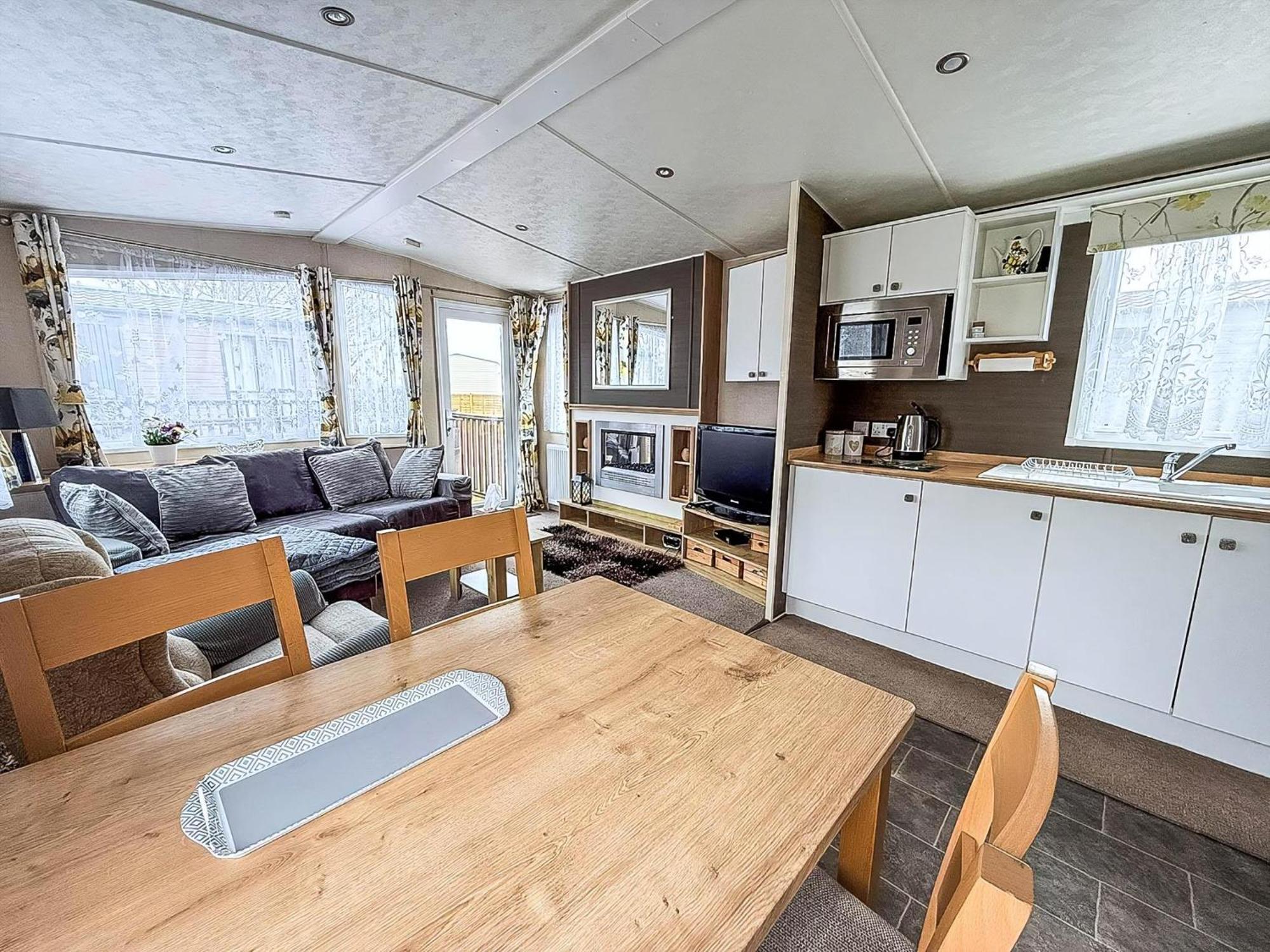 Brilliant Caravan With A Partial Sea View In Suffolk Ref 32026Az Lowestoft Esterno foto